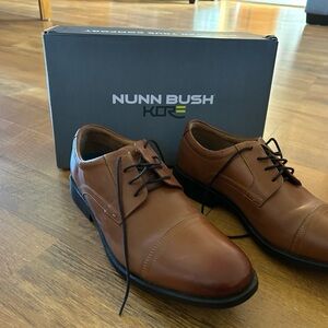 Nunn Bush Men's Tan Oxfords